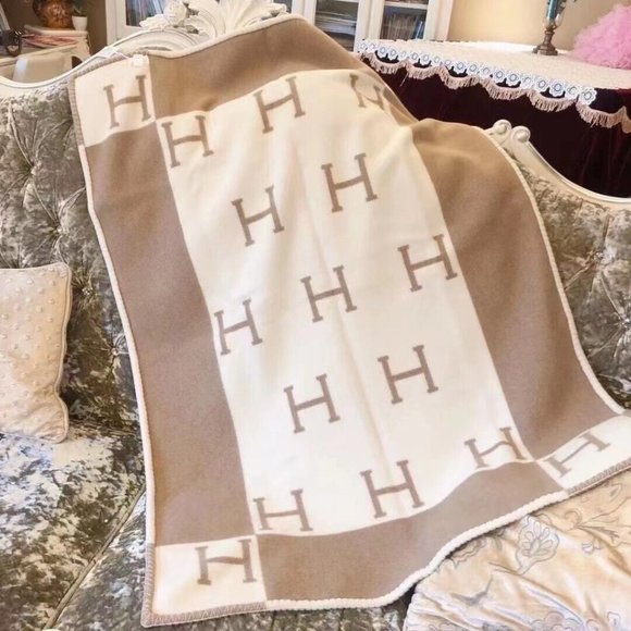 Hermes Bedding Avalon Baby Blanket Noisette Moyen Blanc Poshmark